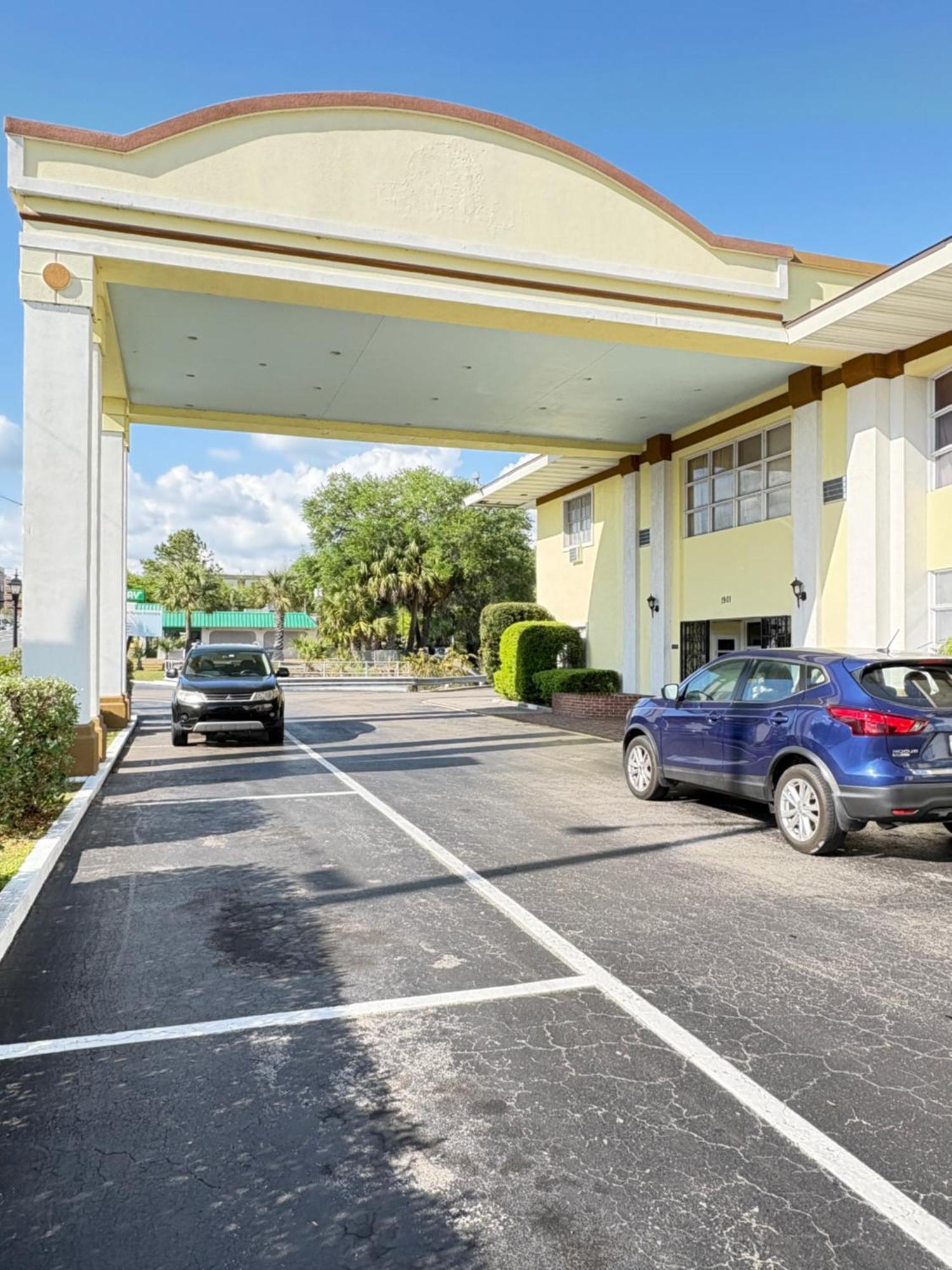 University Inn Gainesville Extérieur photo