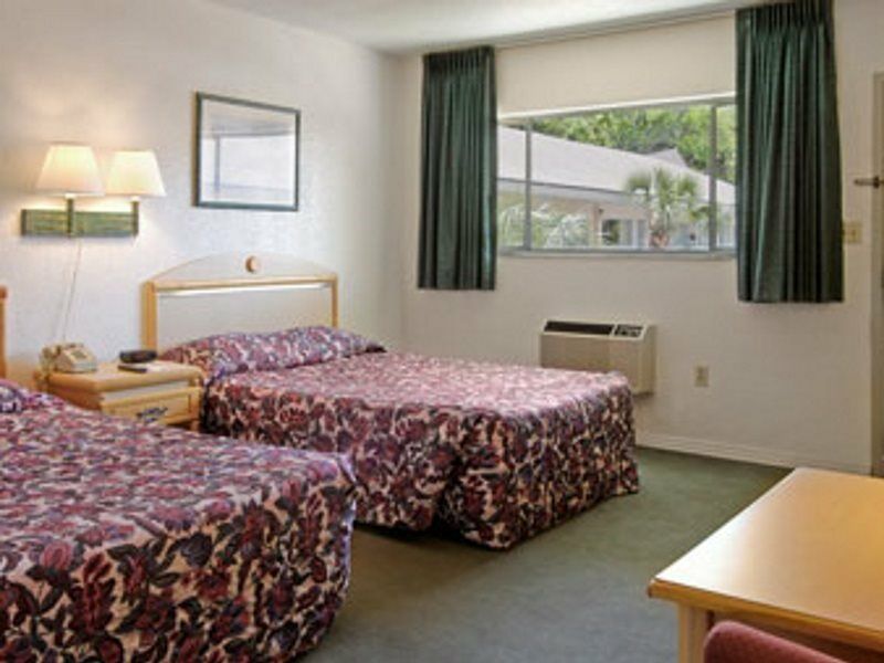 University Inn Gainesville Extérieur photo